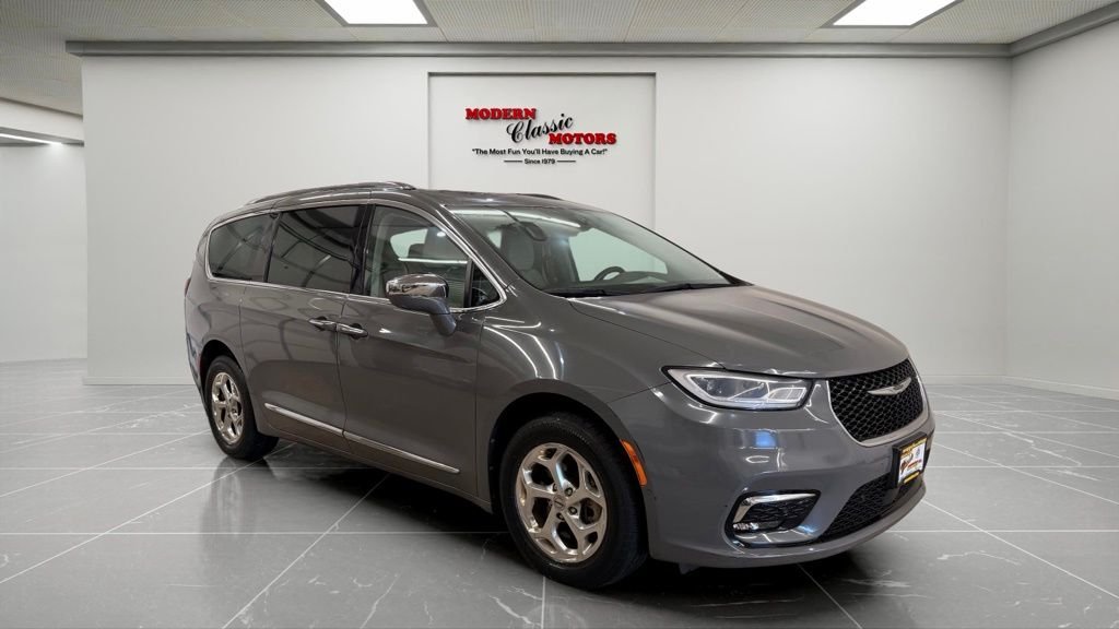 2021 Chrysler Pacifica Limited's photo