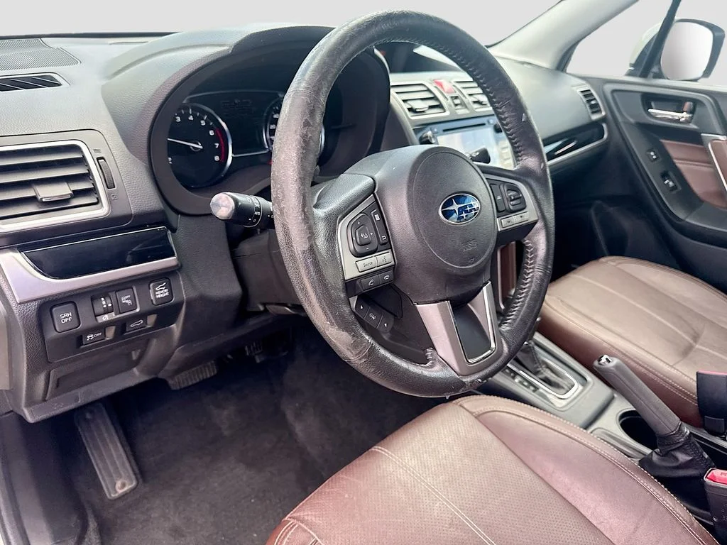 Used 2018 White Subaru 2.5i Touring image 10