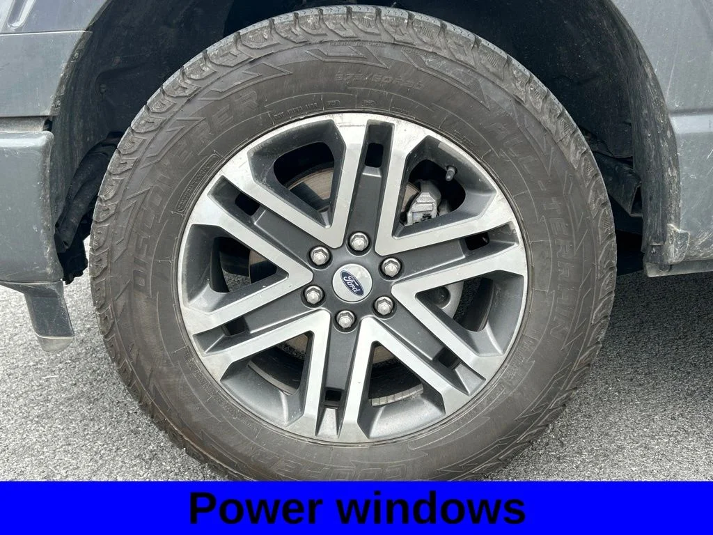 Used 2021  Ford XL image 9