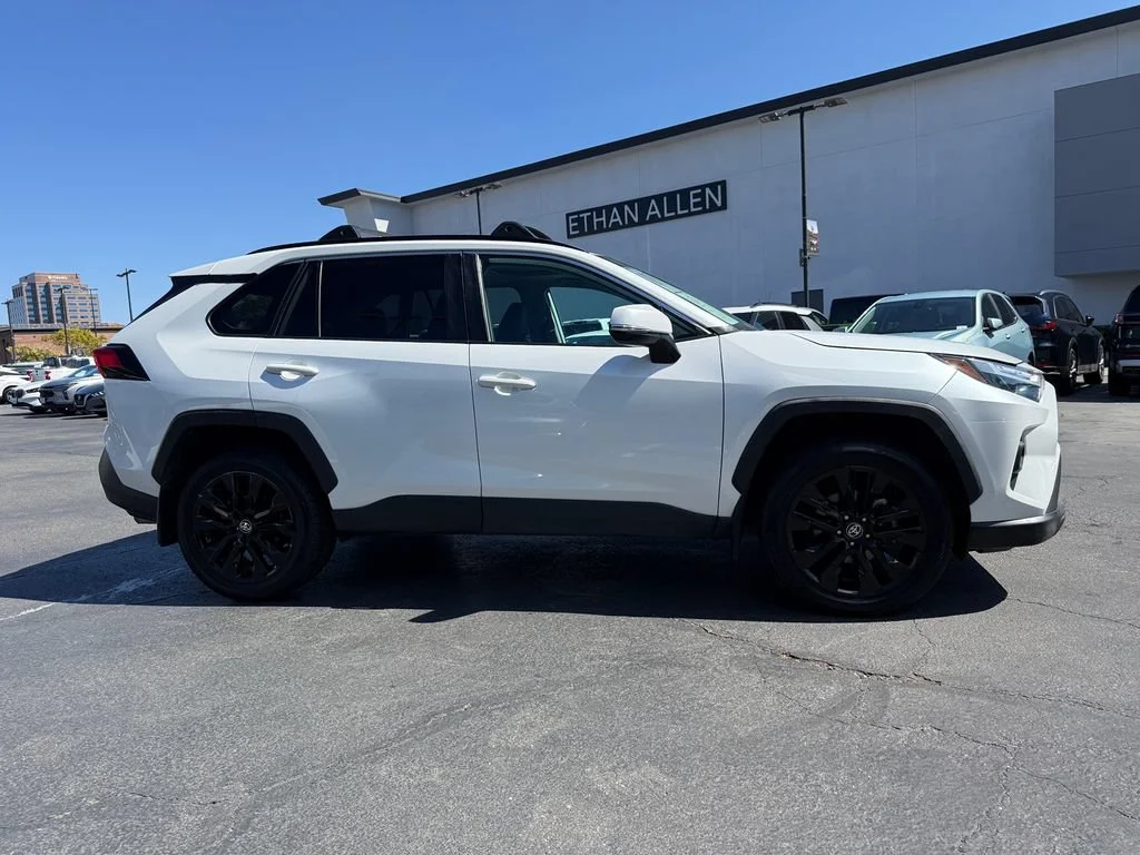 Used 2023  Toyota XLE Premium image 6