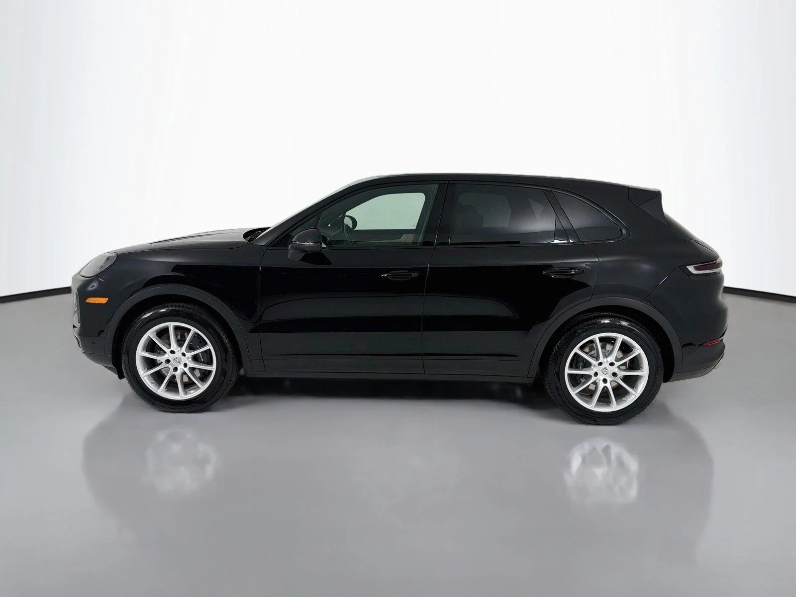Certified Used 2024  Porsche  image 2