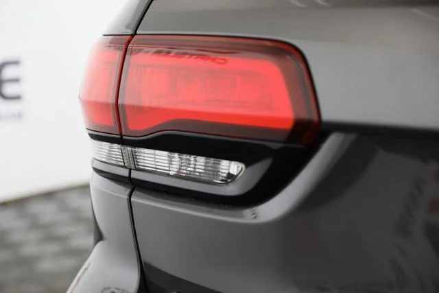 Used 2020 Gray Jeep Altitude image 32