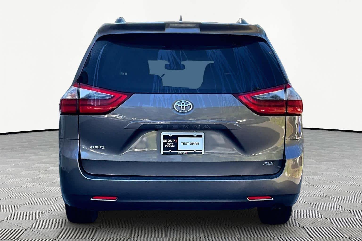 Used 2020 Predawn Gray Mica Toyota XLE image 5
