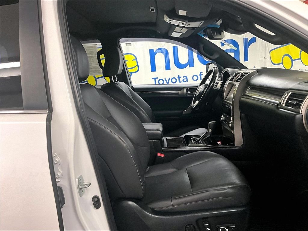 Used 2021 White Lexus 460 image 11
