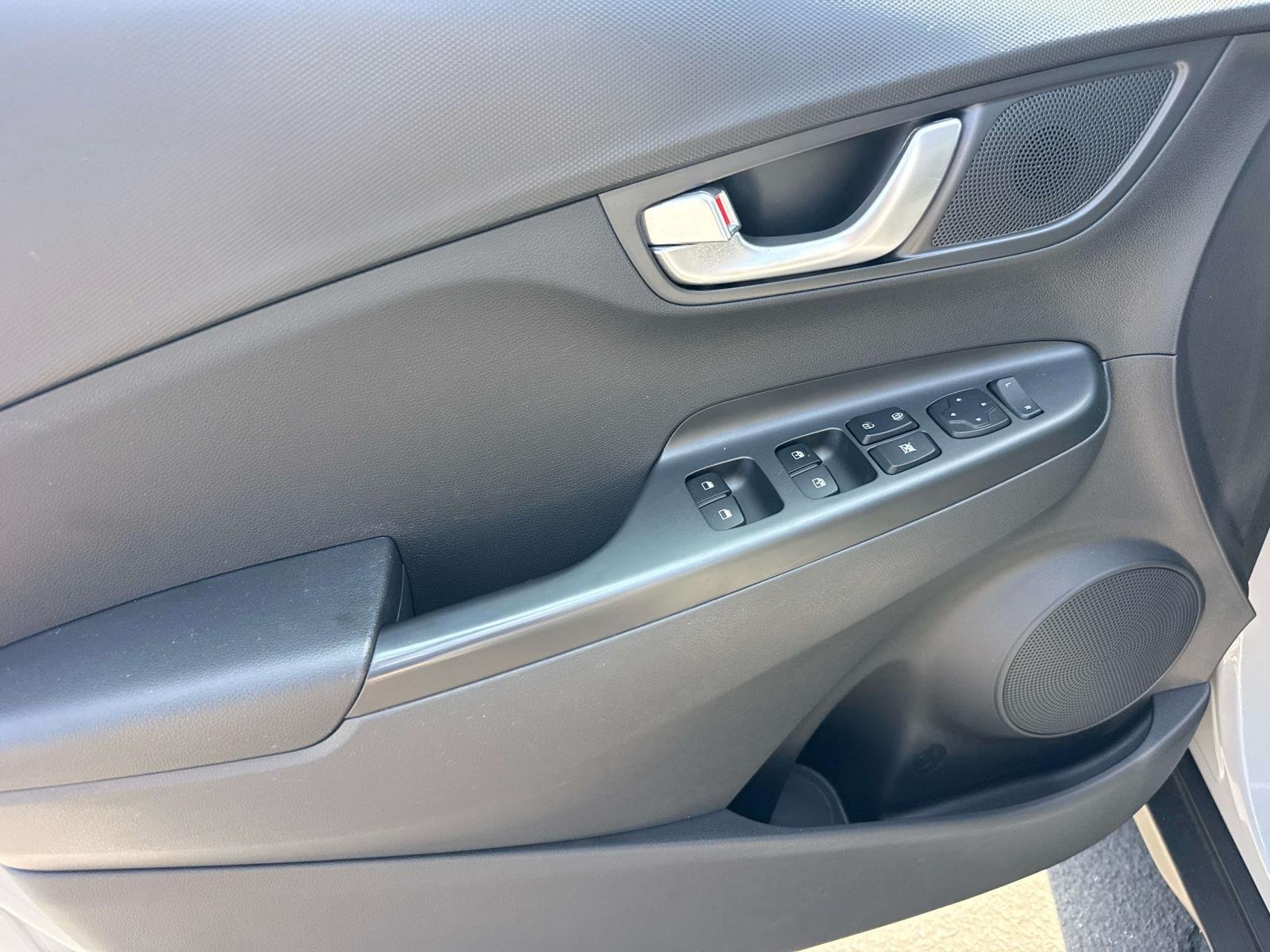 Used 2023 Silver Hyundai SEL image 21