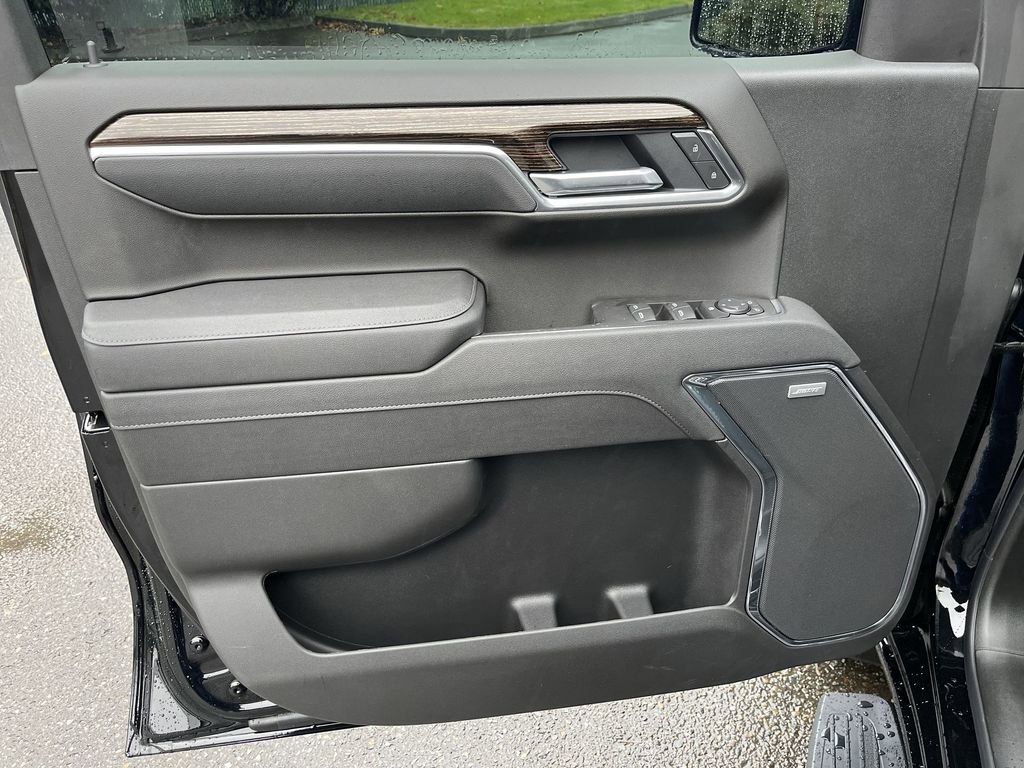 New 2026 Onyx Black GMC Elevation image 23