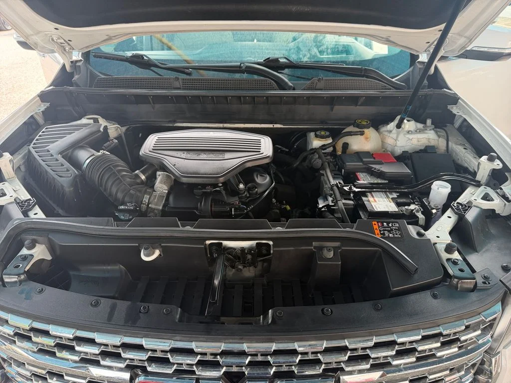 Used 2023 White GMC Denali image 20