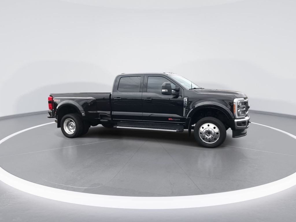 Used 2023 Black Ford Lariat image 2