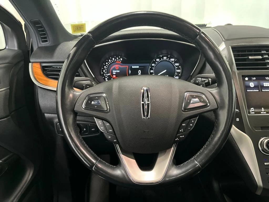 Used 2019 Black Lincoln Reserve image 6