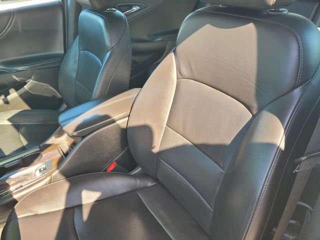 Used 2024 Gray Chevrolet LT image 13