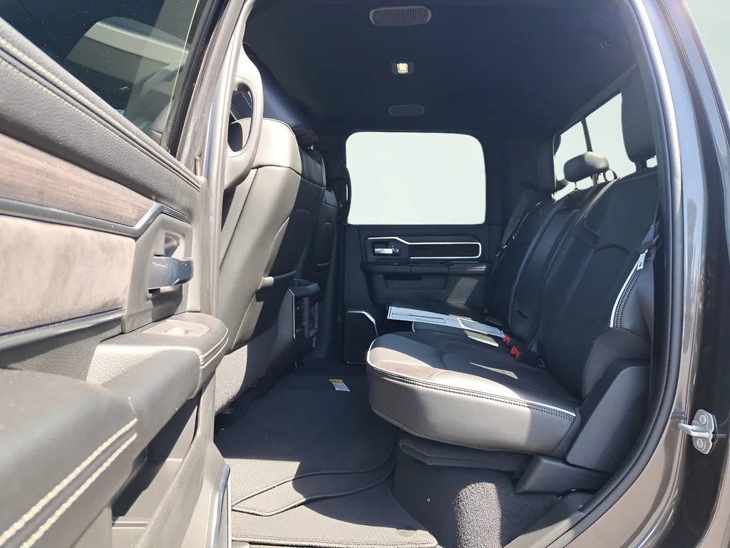 New 2026 Granite Crystal Metallic Clear-Coat Exterior Paint RAM Laramie image 12