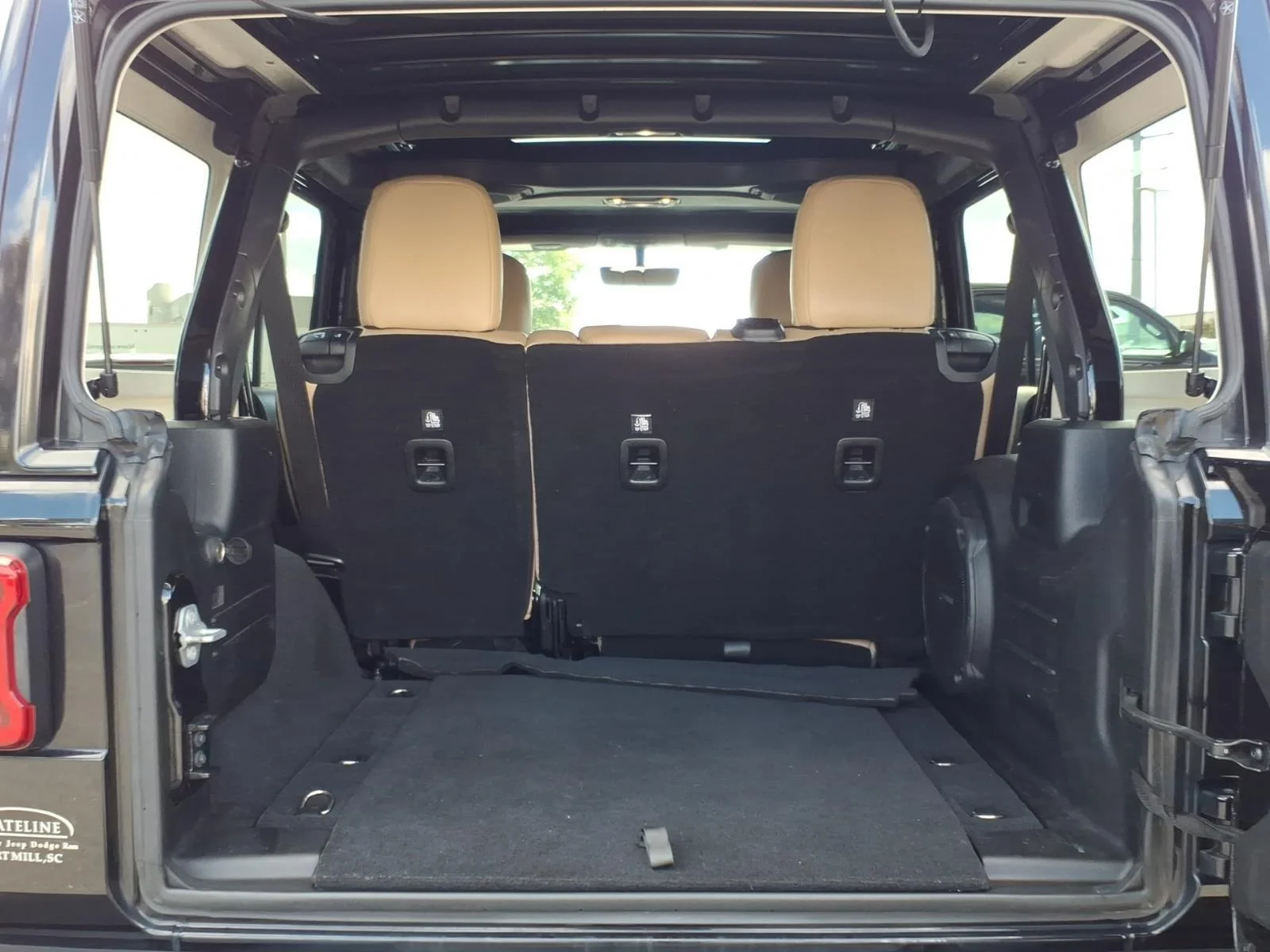 Used 2020 Black Clearcoat Jeep Sahara image 32