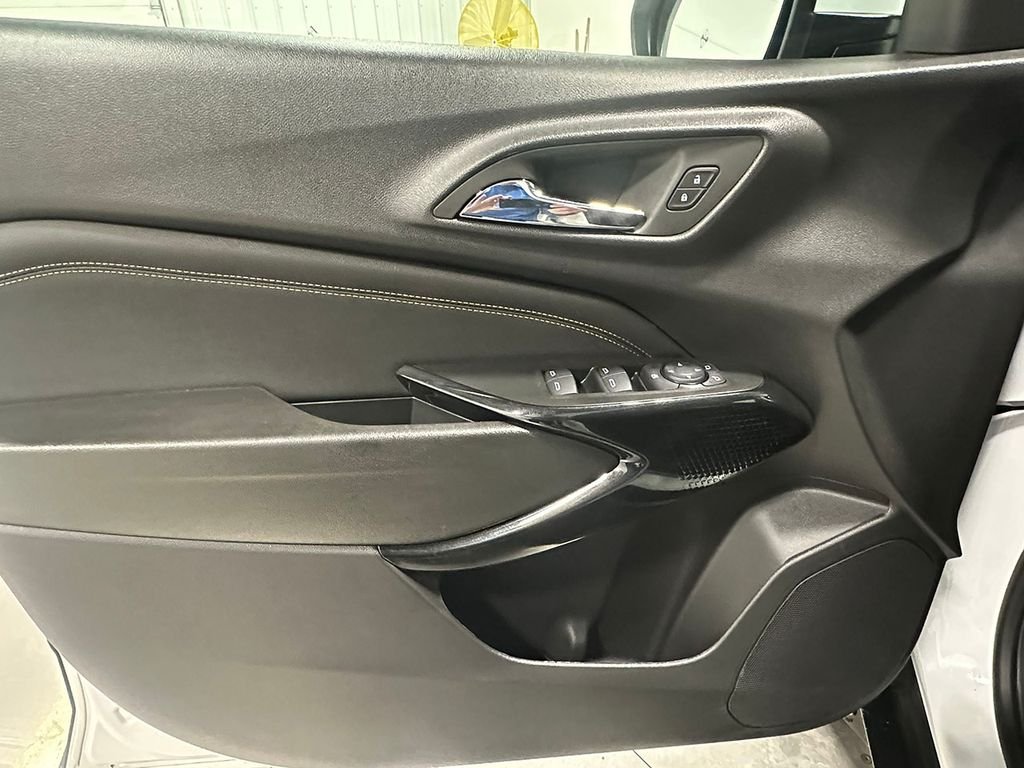 Used 2025 White Chevrolet LT image 20