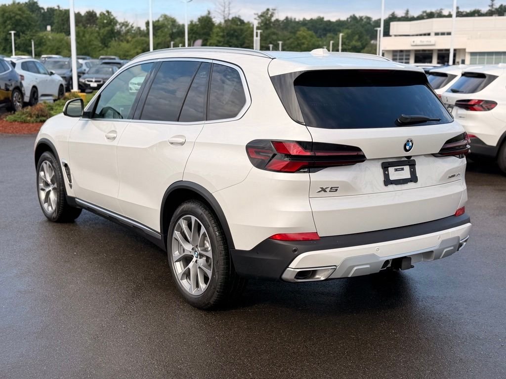 New 2026 Mineral White Metallic BMW xDrive40i image 3