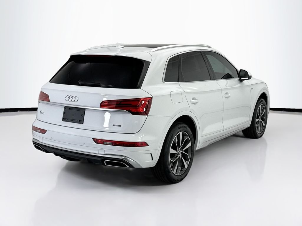 Used 2022 Glacier White Audi 45 S line Premium image 5