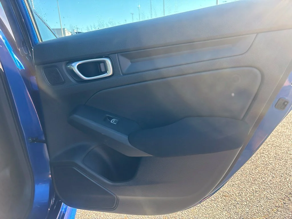 Used 2024  Honda Sport image 18
