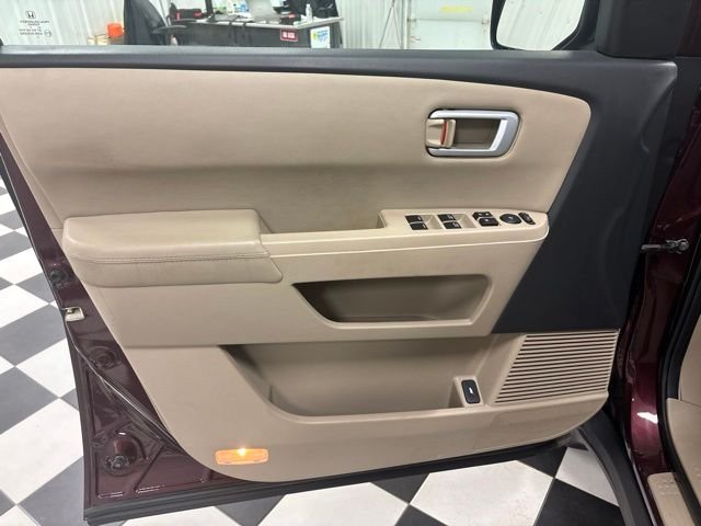 Used 2015 Red Honda EX-L image 10