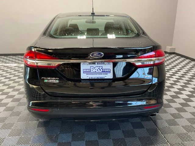Used 2018 Black Ford SE Luxury image 11
