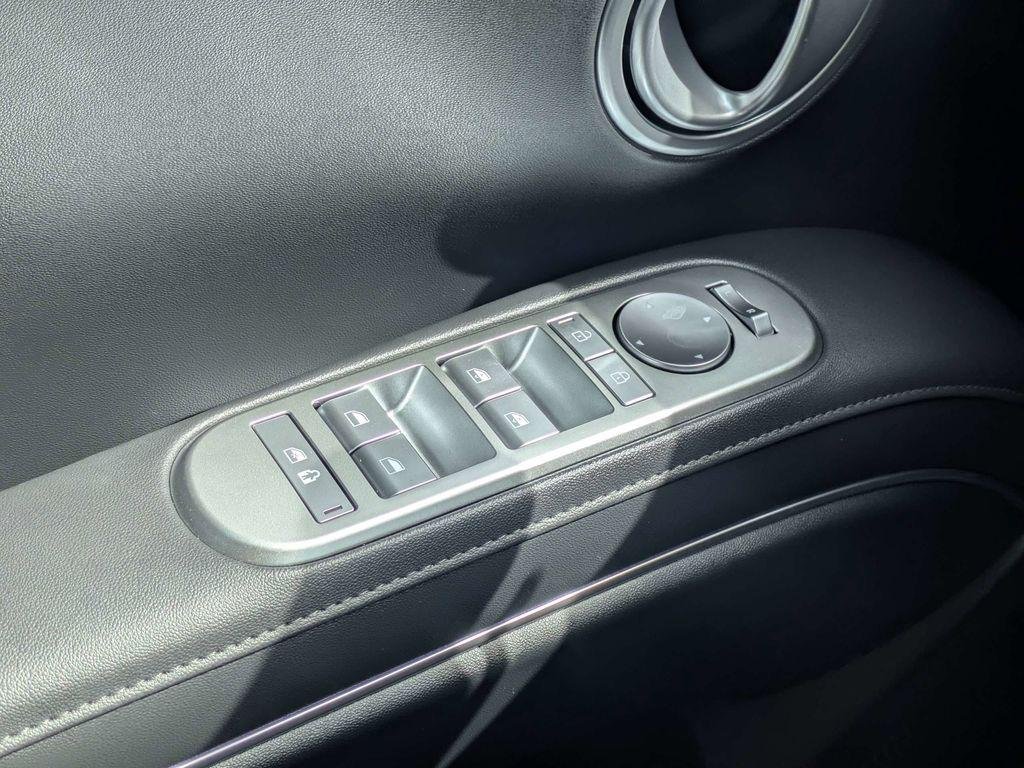 New 2026 White Hyundai Blue SEL 7P image 24