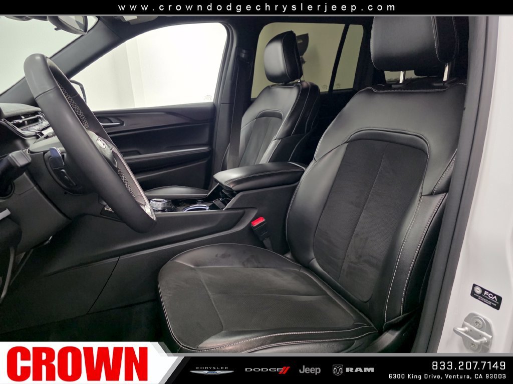 Used 2023 White Jeep Altitude image 20