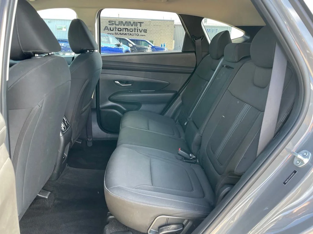 Used 2025 Hampton Gray Hyundai SEL image 8