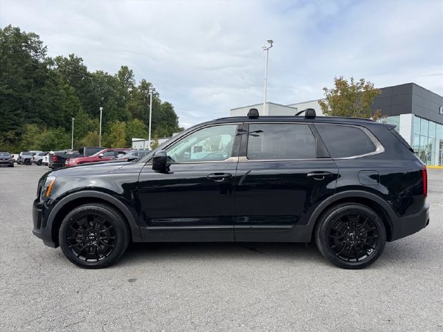 Used 2022 Black Kia EX image 4