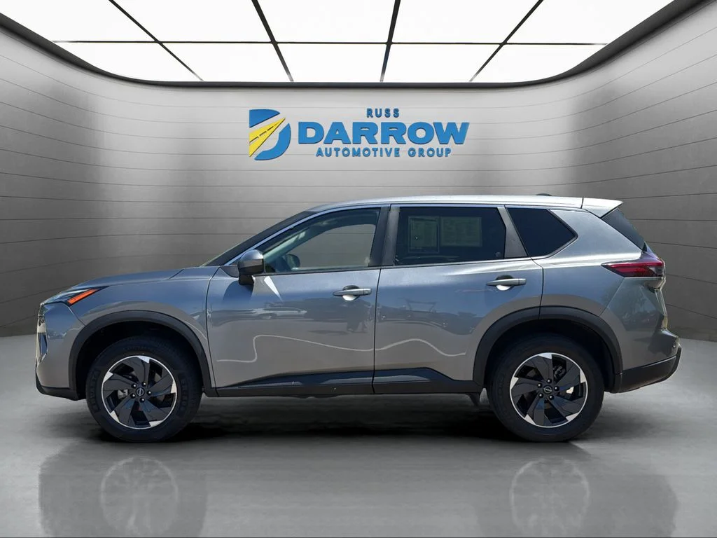Used 2024 Gray Nissan SV image 2