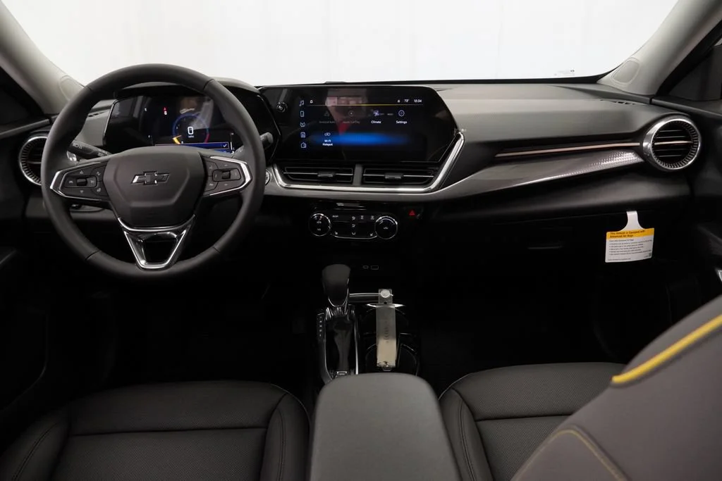 New 2026 Summit White Chevrolet ACTIV image 7