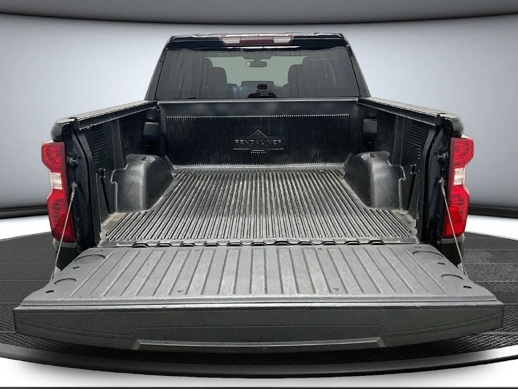 Used 2019 Black Chevrolet LT image 7