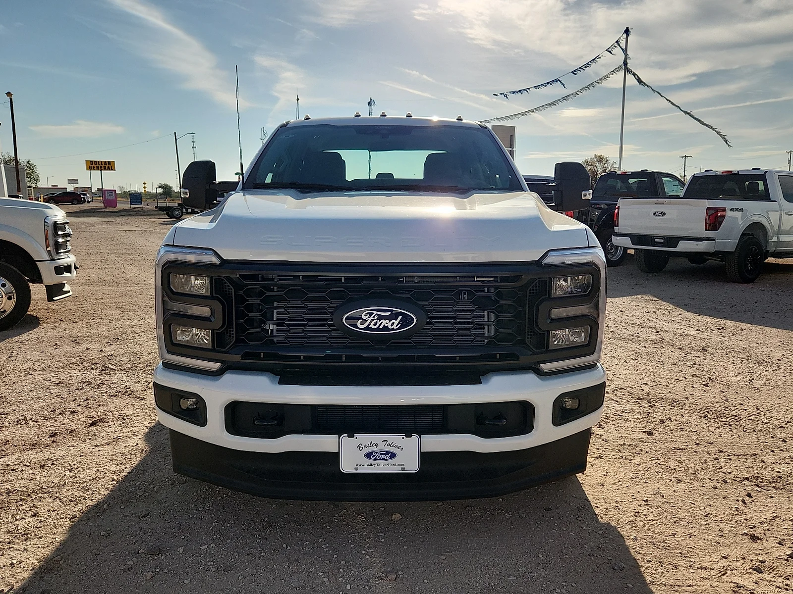 New 2027 Oxford White Ford XL image 2