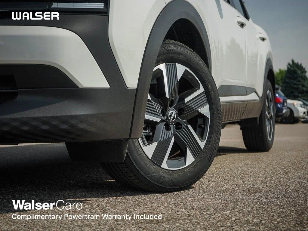 New 2026 Aspen White/Super Black Nissan SV image 6