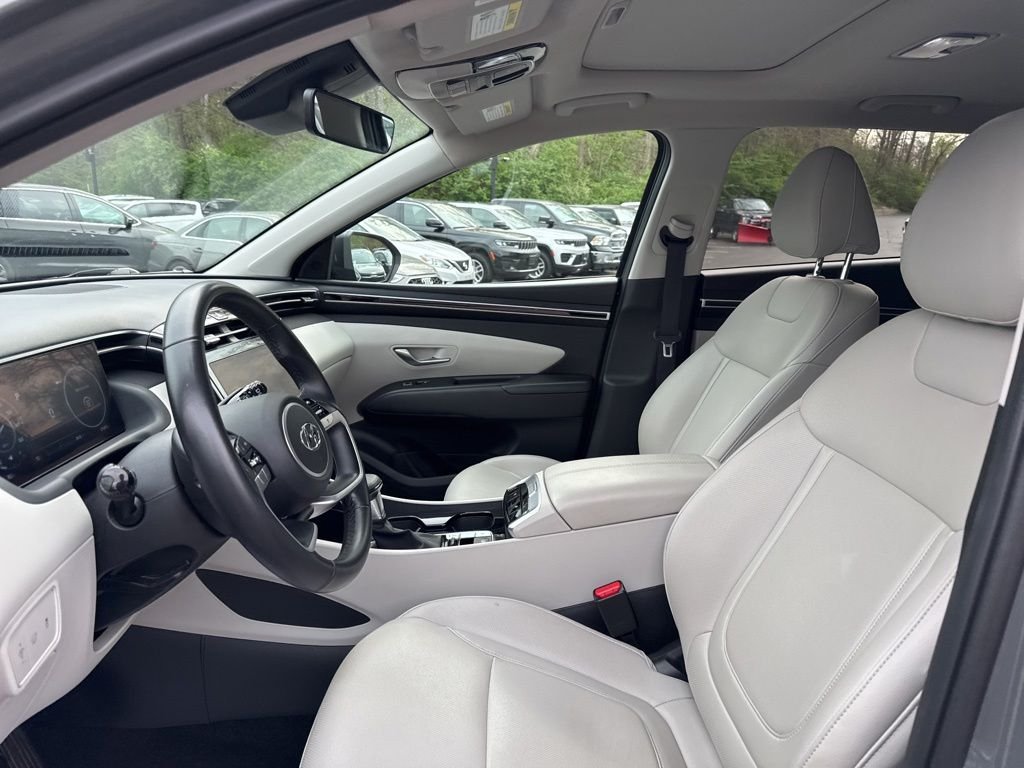 Used 2024 Gray Hyundai SEL image 9