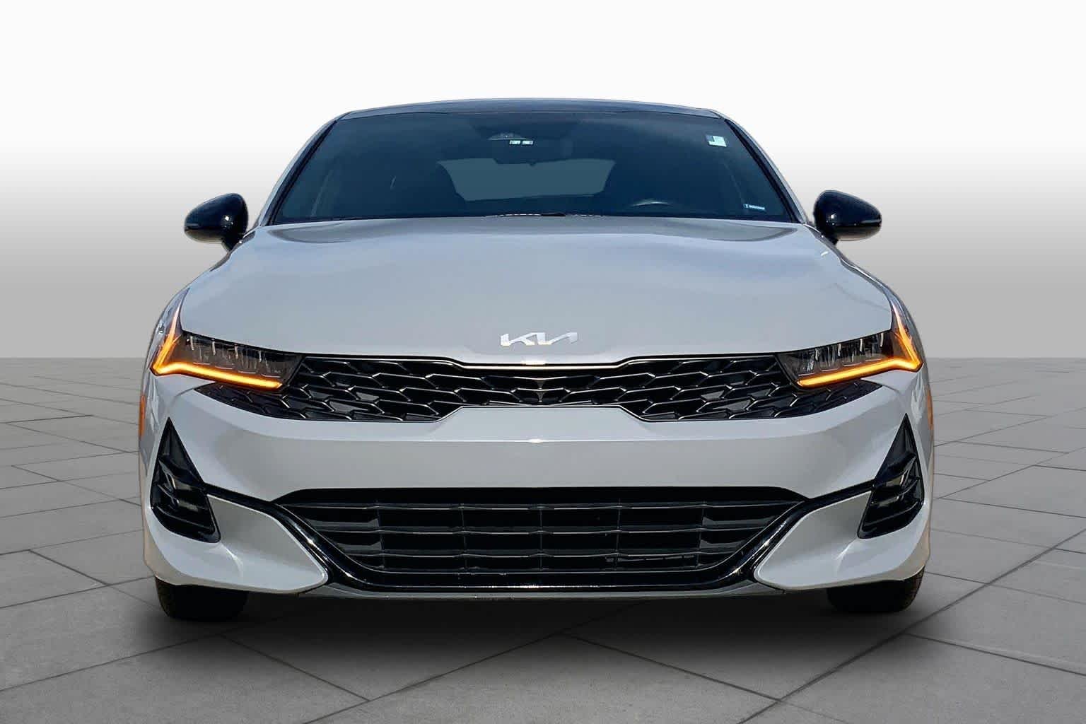Used 2024 Wolf Gray Kia GT image 4