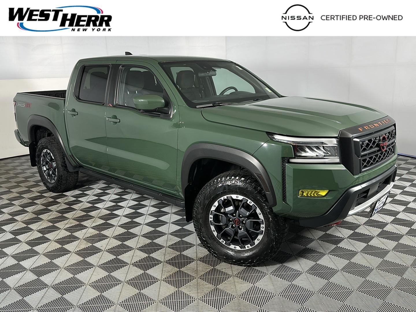 2023 Nissan Frontier PRO-4X Crew Cab 4X4's photo