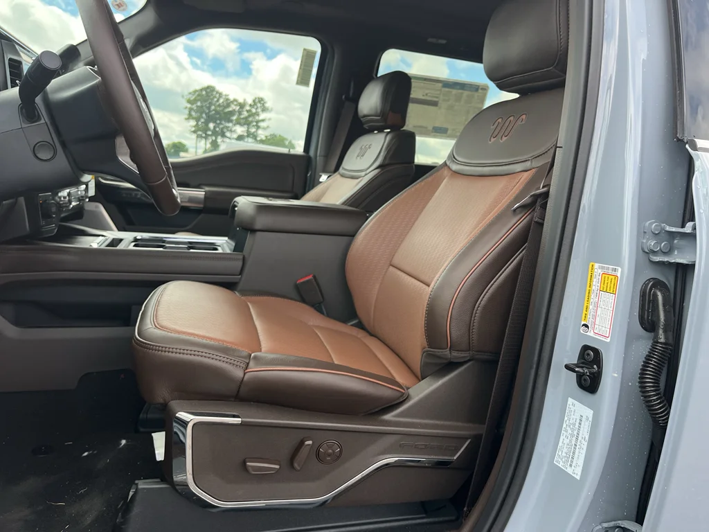 New 2026 Glacier Gray Metallic Tri-Coat Ford F-250® King Ranch® image 19