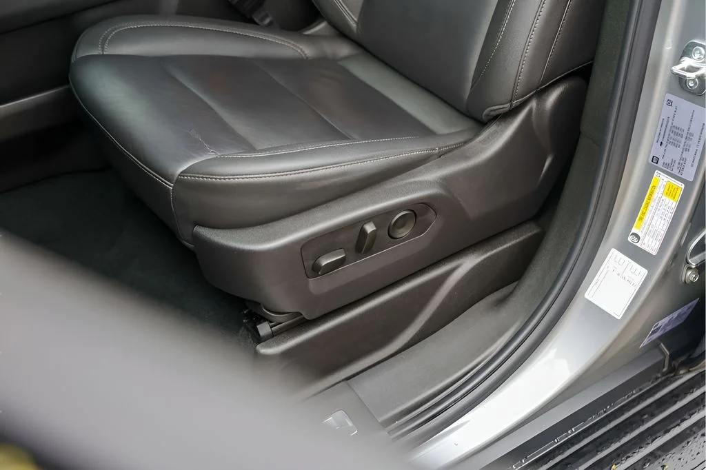 Used 2025 Gray Chevrolet LT image 10