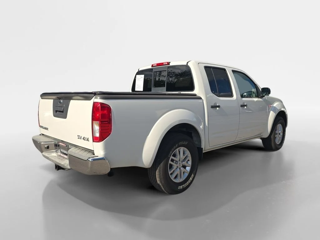 Used 2016 Glacier White Nissan SV image 6