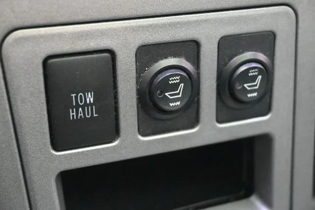 Used 2011 White Toyota Grade image 27