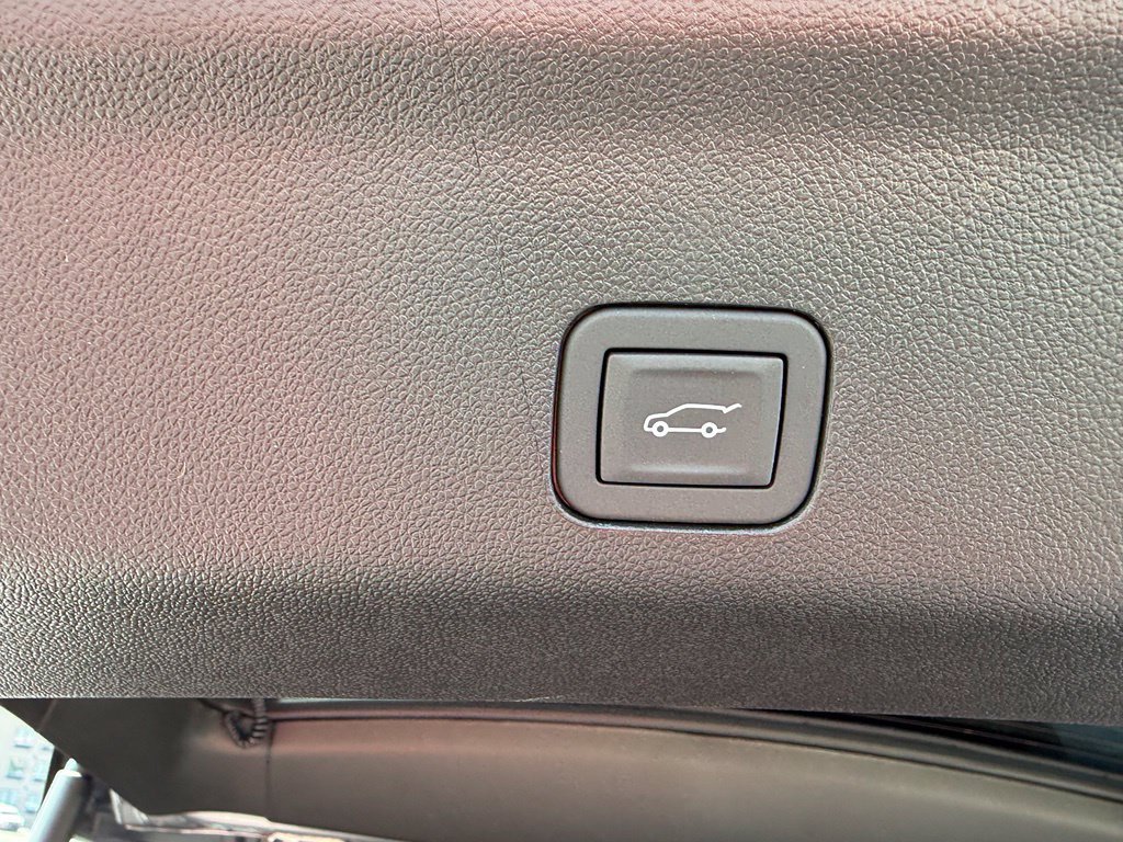 2026 Chevrolet Tahoe Z71 - Photo 14