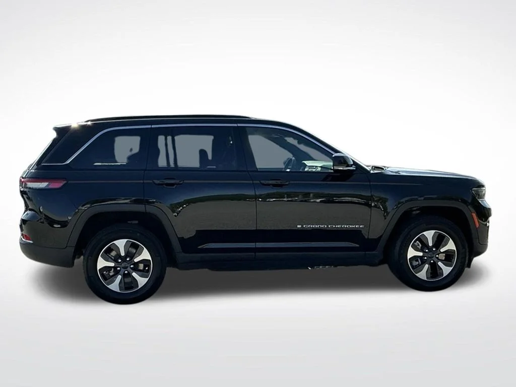 Used 2024 Black Jeep 4xe image 20