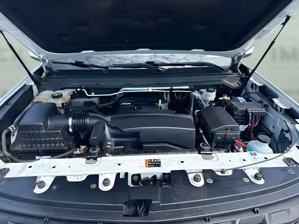 Used 2022 White Chevrolet LT image 17