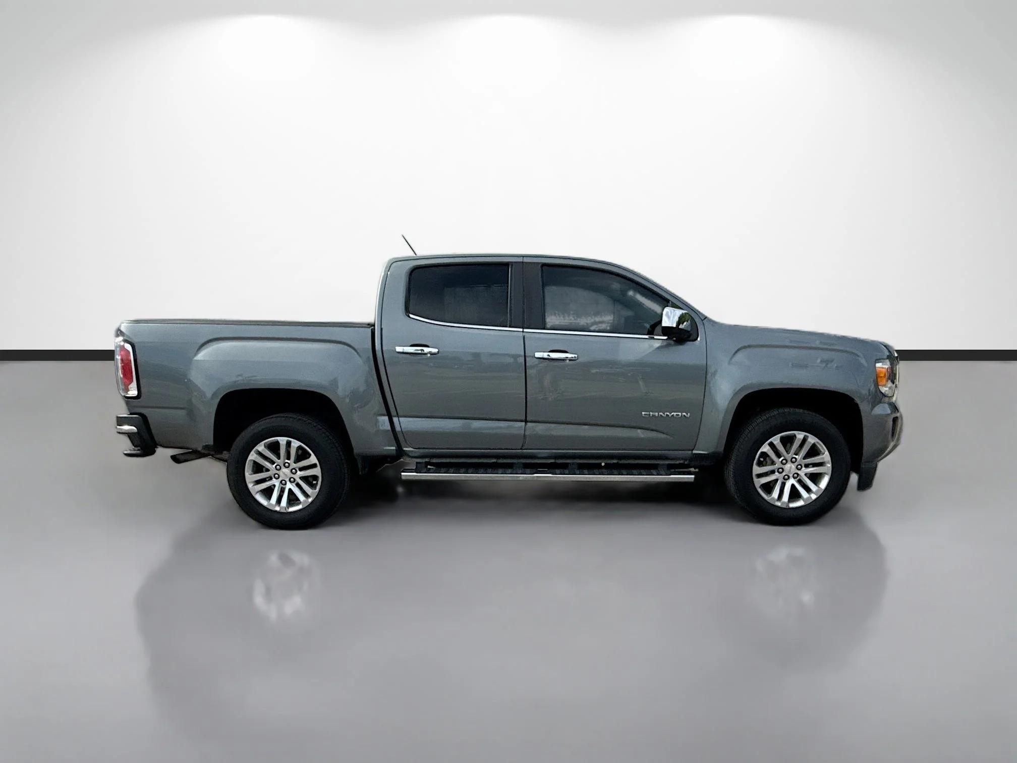 Used 2019 Satin Steel Metallic GMC 2WD SLT image 2