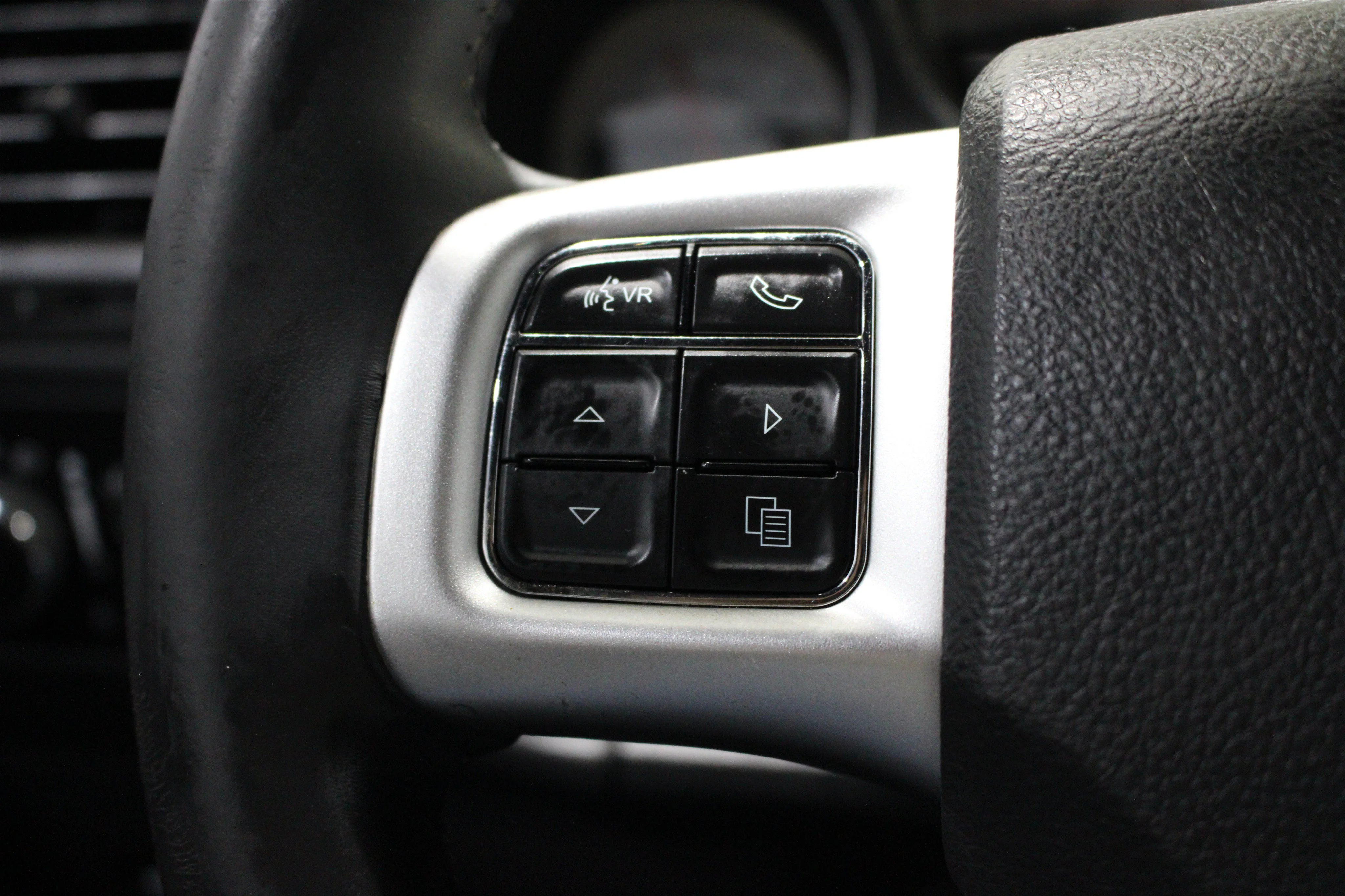 2014 Dodge Challenger SXT - Photo 11