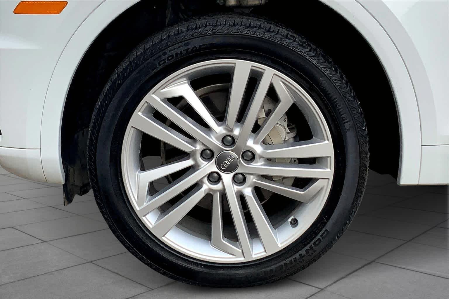 Used 2019 Glacier White Metallic Audi Premium Plus image 9