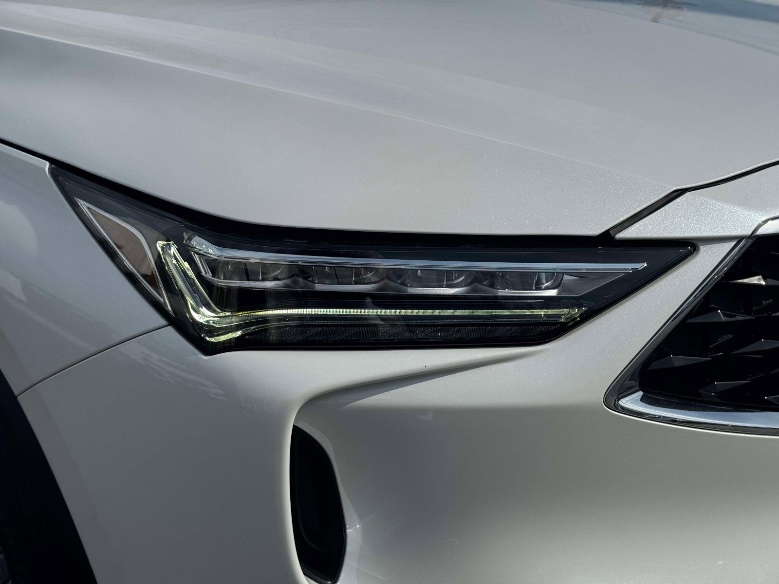Certified Used 2023 Platinum White Pearl Acura SH-AWD image 9