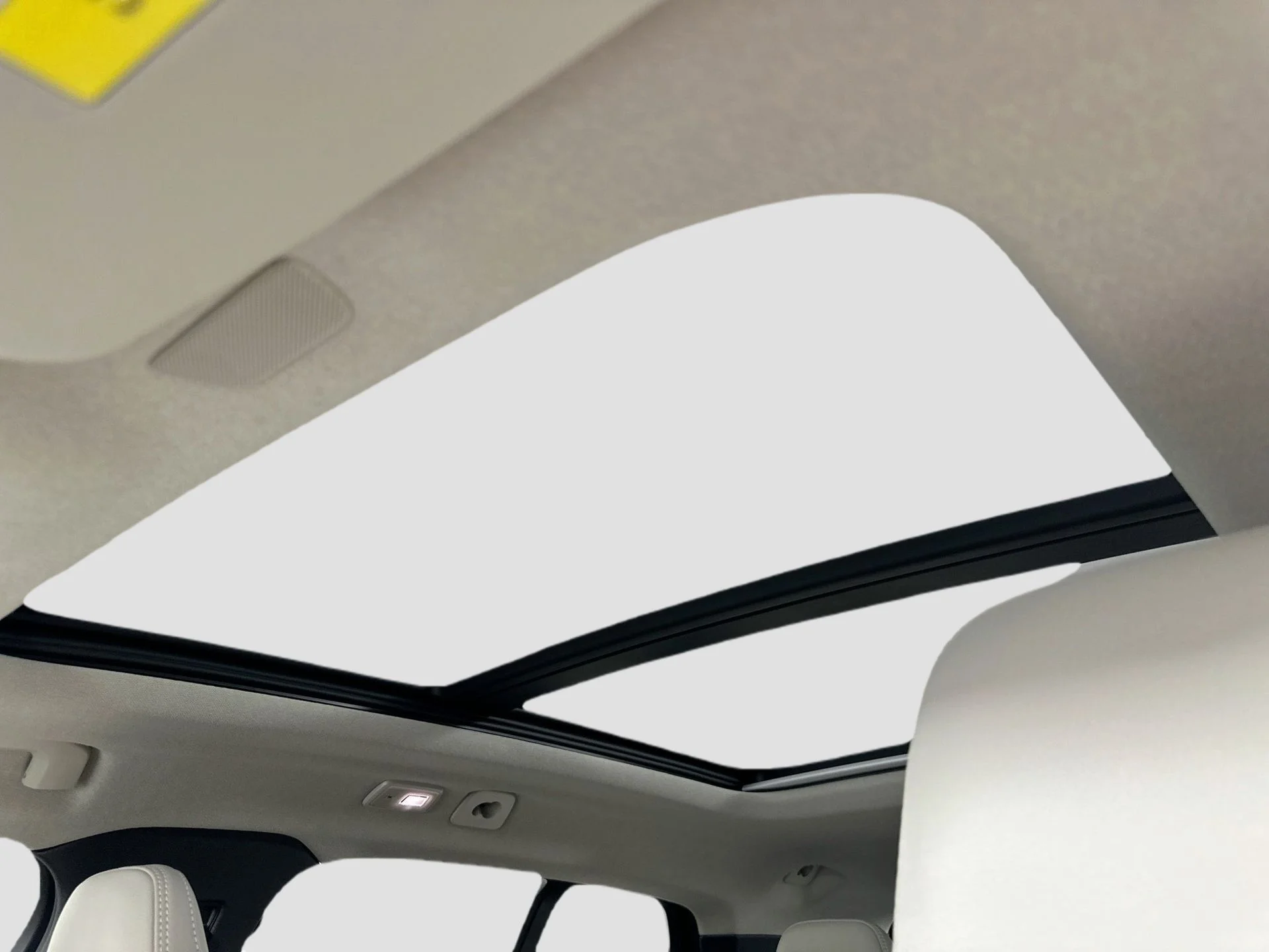 2026 Volvo XC40 Ultra - Photo 21