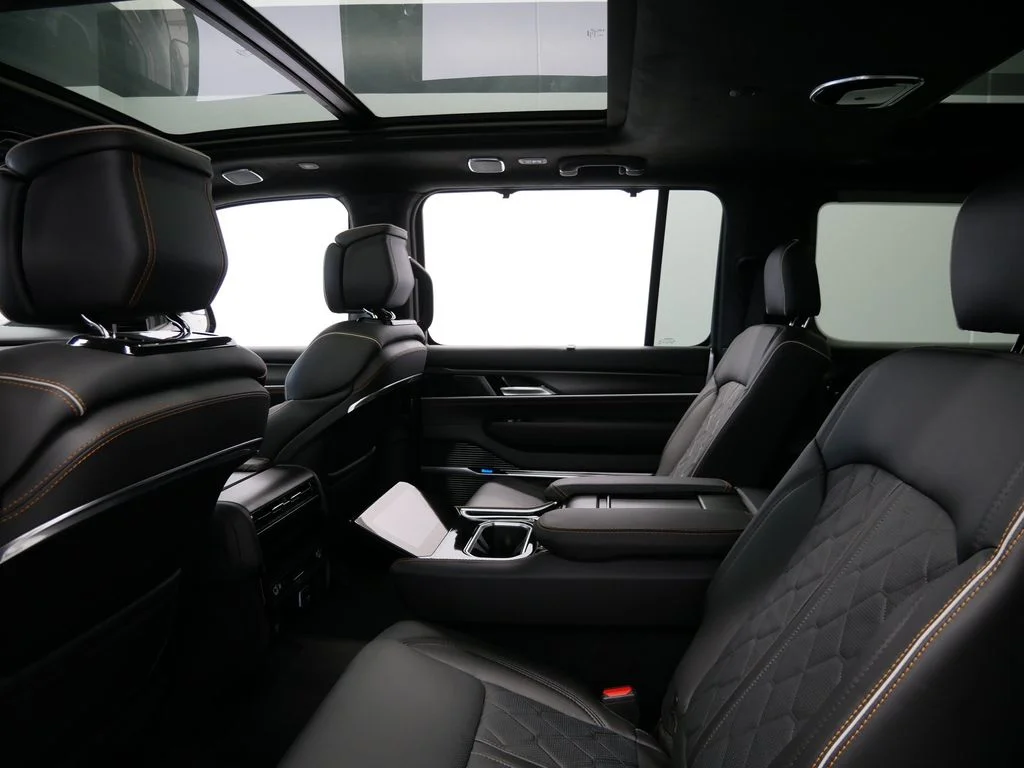 New 2026 High Gloss Black Jeep Summit Reserve image 13