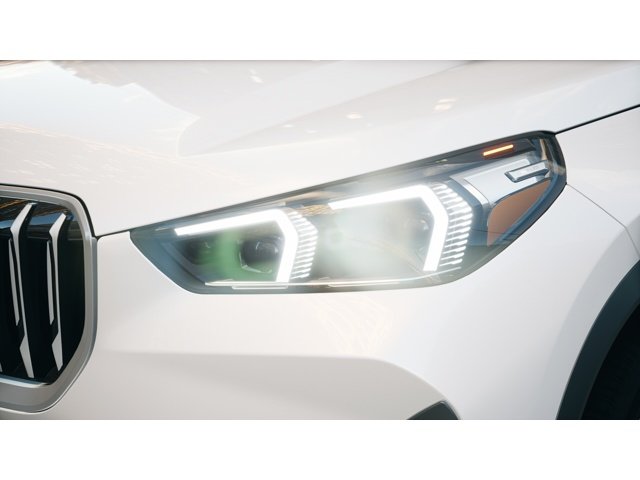 New 2027 Mineral White Metallic BMW X1 28i image 6
