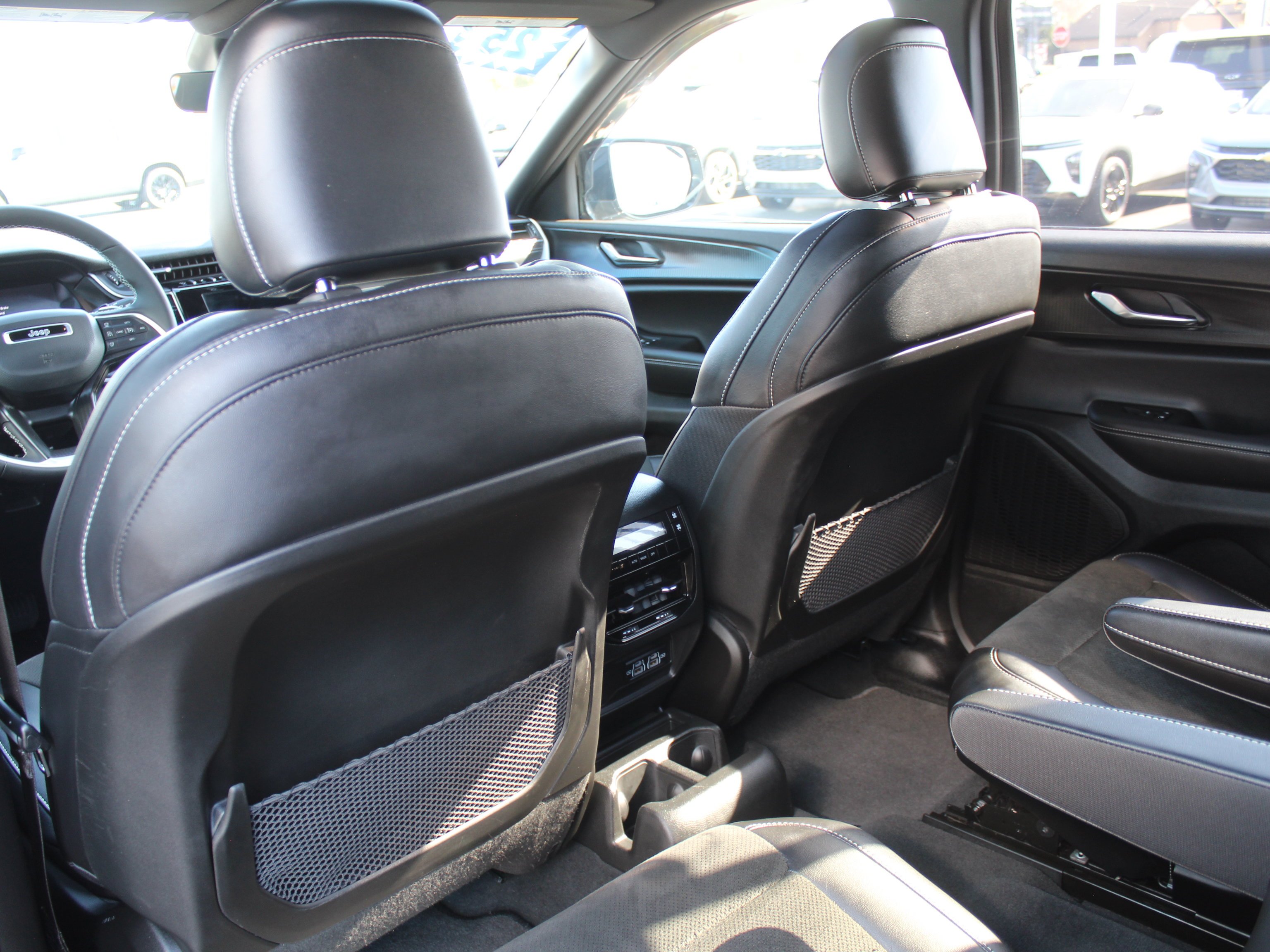 Used 2025 Black Jeep Altitude X image 23