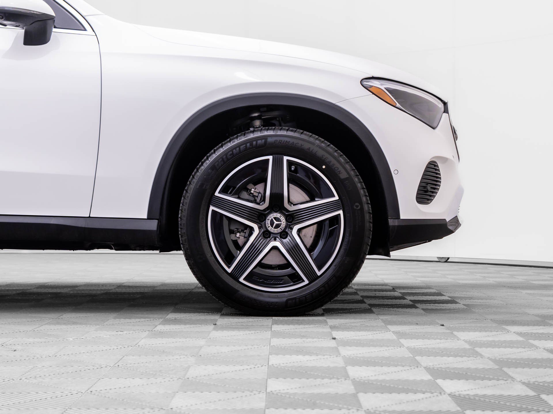 New 2026 White Mercedes-Benz GLC 300 image 30